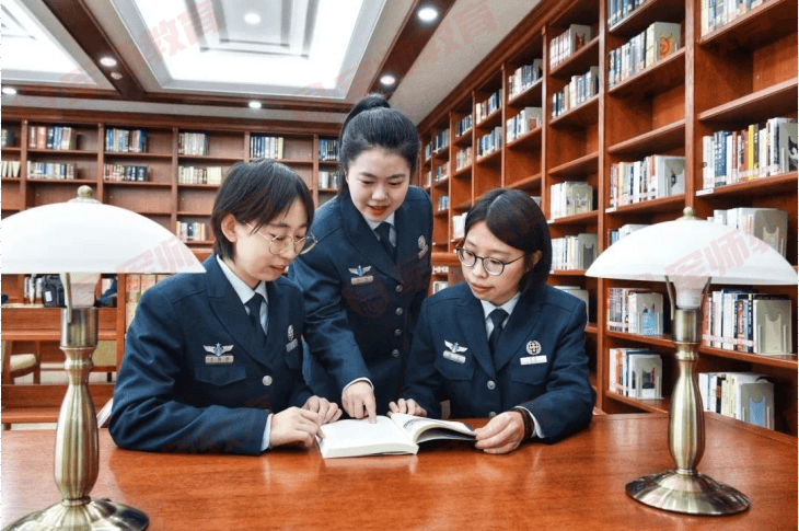 部隊(duì)的文職人員都干什么工作(女生考部隊(duì)文職有哪些崗位)-圖1