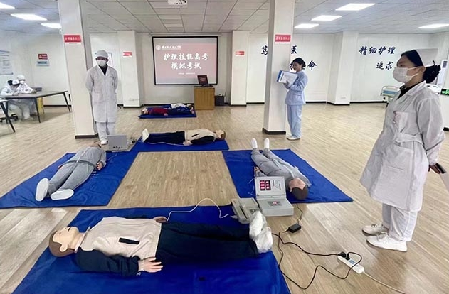 2025年應(yīng)屆初中畢業(yè)可以讀的武漢護(hù)理學(xué)校（最新） -圖1