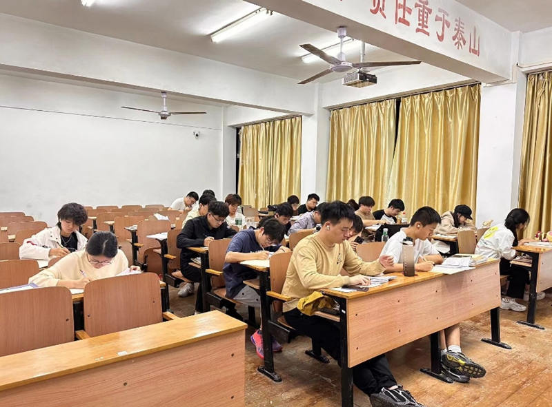 武漢市2025年統(tǒng)招全日制專升本培訓機構排行榜推薦如下-圖3