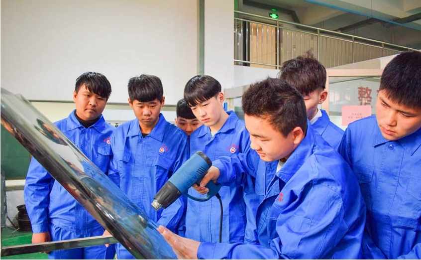 2025年安徽合肥技師學(xué)院需要多少分？報(bào)考專業(yè)及招生簡(jiǎn)章-圖2