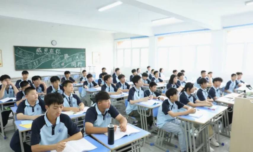 2025年安徽省春季高考落榜還有補救辦法嗎？——安徽工貿職業技術學院預科班招生簡章-圖1
